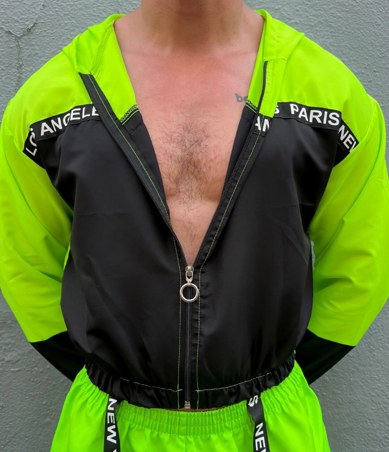 Fabpride Street-Style Contrast Tracksuit - Hooded Windbreaker and Vibrant Shorts